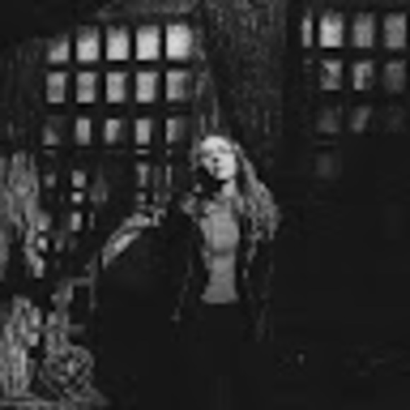 Meet your Posher, Andrea - Picture 1 of 1